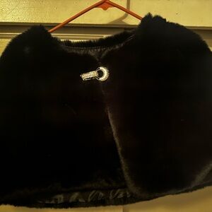 Elegant Black Faux Fur Cape with Rhinestone Clasp